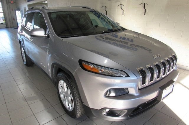 Used 2017 Jeep Cherokee Latitude with VIN 1C4PJMCS8HW582454 for sale in Avon Lake, OH
